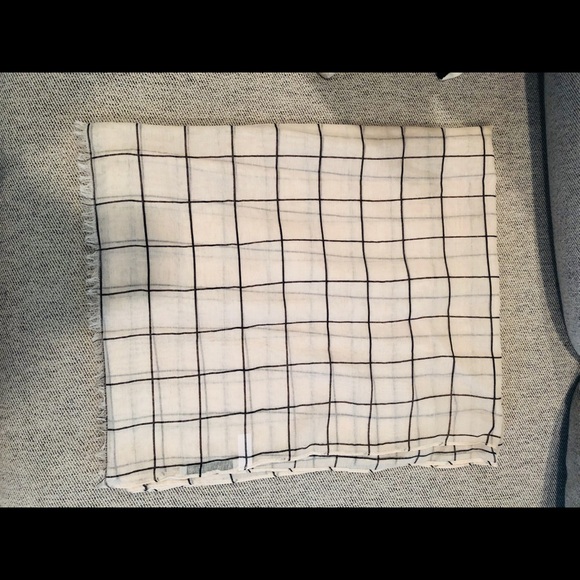 FabFitFun Rachel Pally Scarf - Picture 2 of 4